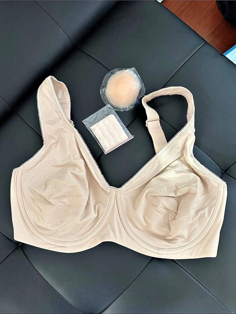 Leviacé Lace Full Coverage Bra Size 36DD NWT